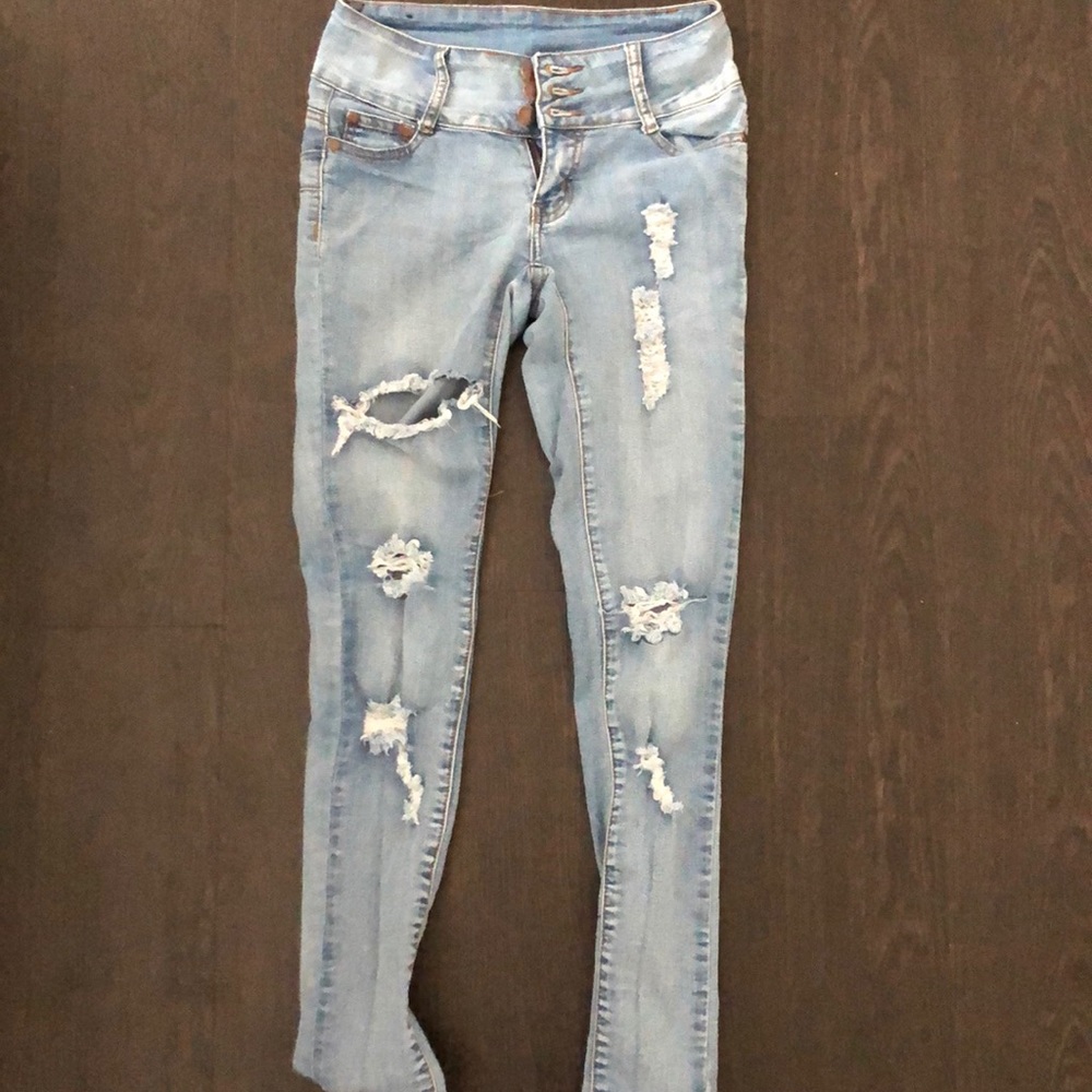 UWJ ripped jeans